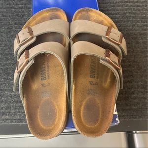 Gently used Birkenstock sandals. Size 35 which comes to roughly 5-5.5 US